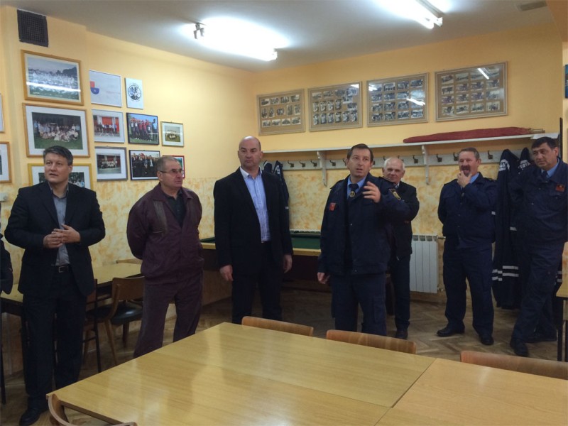 foto/pomocnik112015a